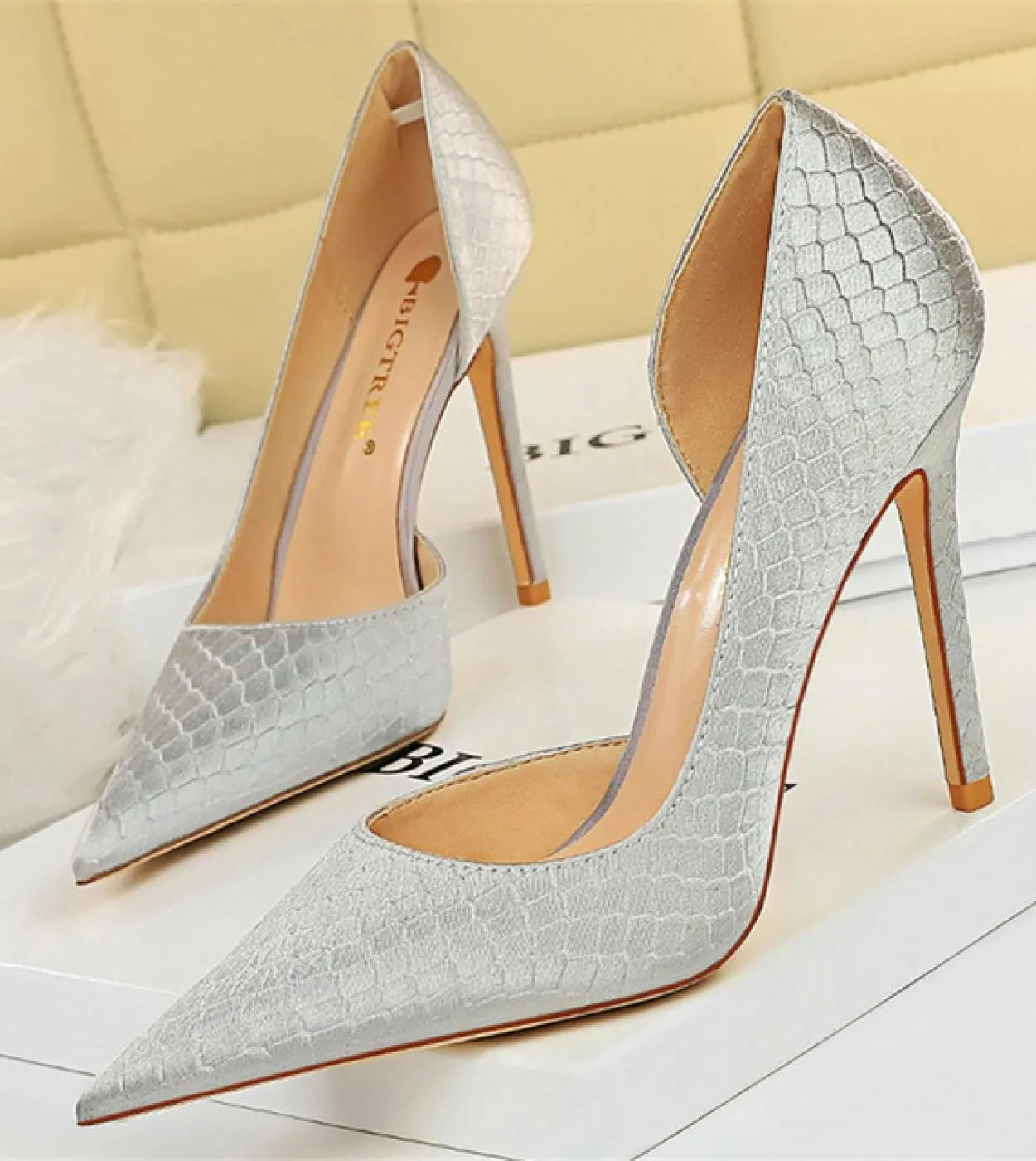 2023 Donna 75cm 105cm Tacchi alti Décolleté a serpentina Lady Plus Size Raso di seta da sposa Tacchi a spillo Tacchi bassi Mod